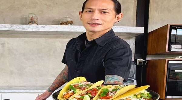 Aksi Chef Juna Meniupi Makanan Panas Untuk Anak Kecil Mendapat Hujatan Dari Netizen