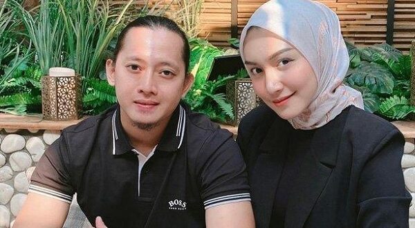 Melody Prima Telah Bercerai Dengan Tommy Bagus Setiadi