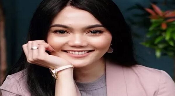 Rina Nose Mengakui Tidak Ingin Mempunyai Anak